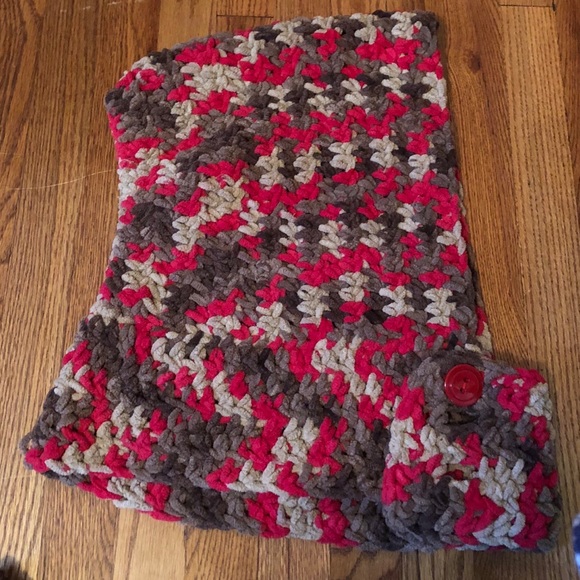 Handmade by me Hoodie Chenille Red & Grays - Picture 3 of 3